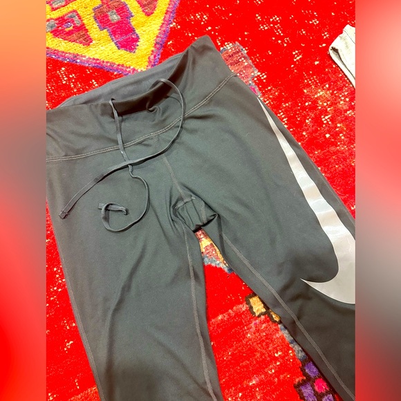NIKE leggings and matching Tank Top Sz XS - Picture 2 of 8